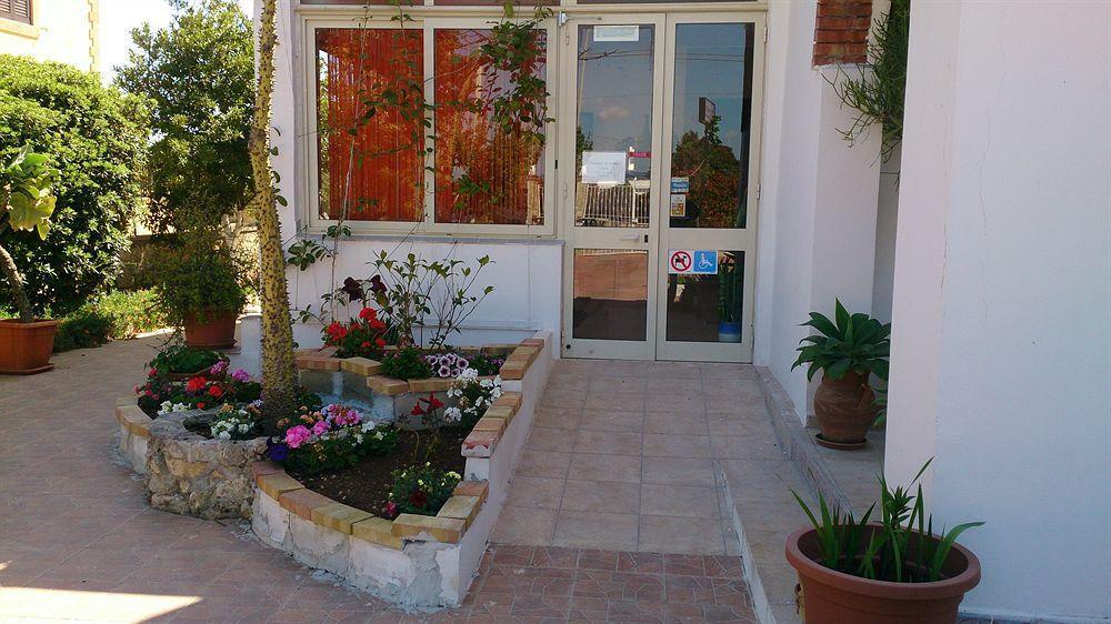 Il Mirto E La Rosa Bed & Breakfast