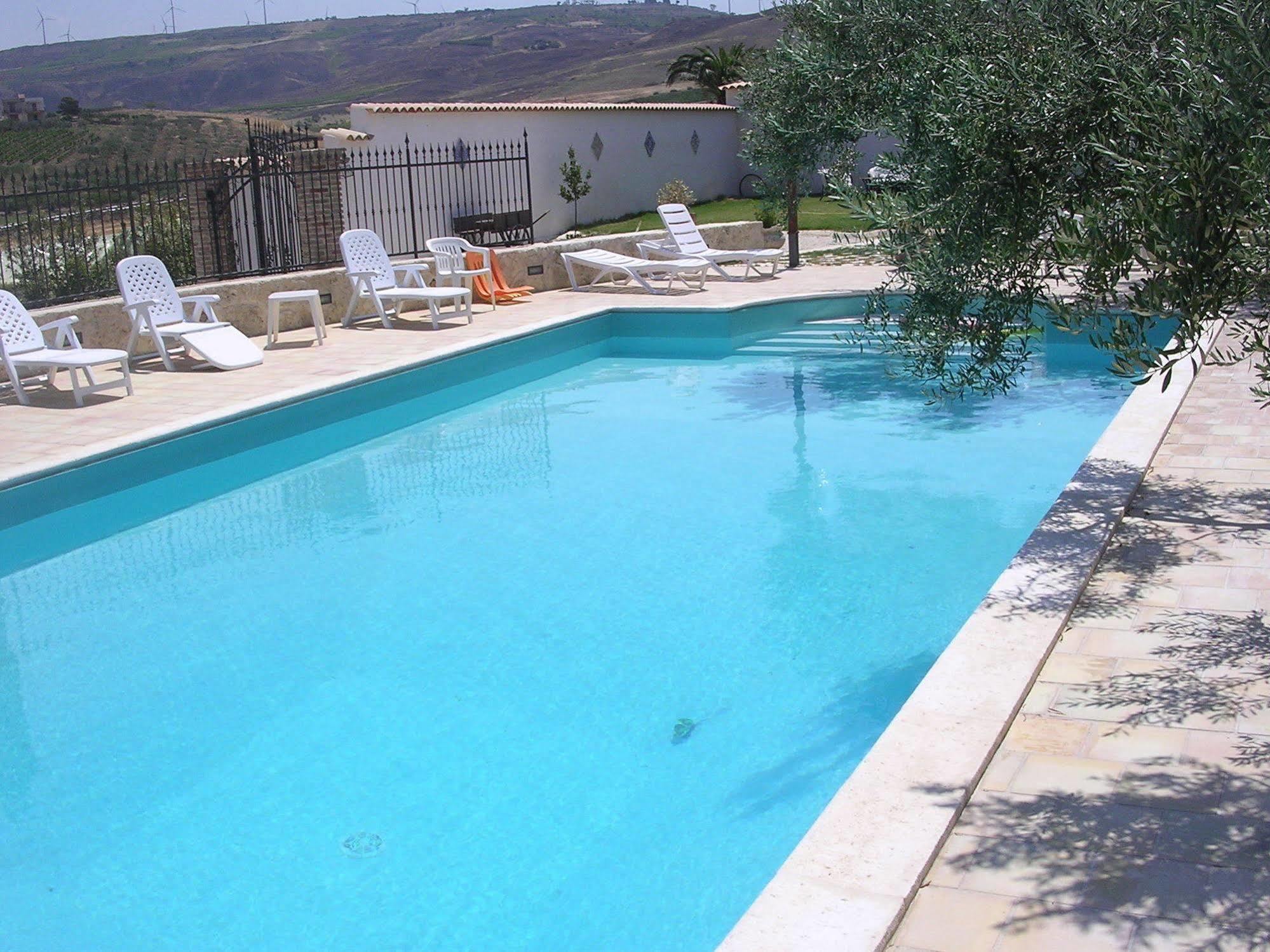 Il Mirto E La Rosa Bed & Breakfast 3*